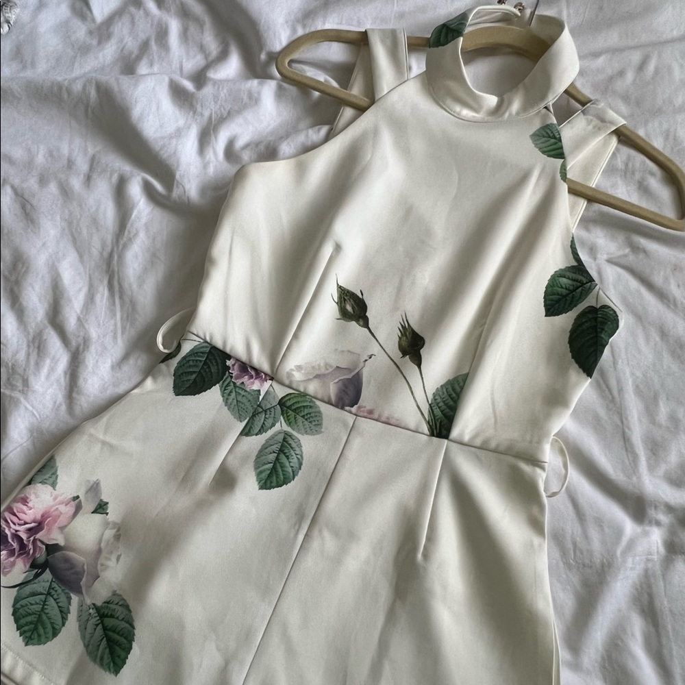 beautiful romper🤍🤍🤍🤍🤍